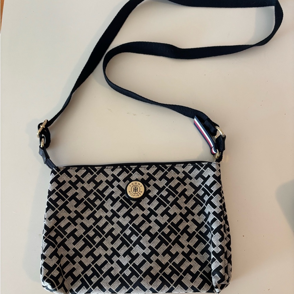 Tommy Hilfiger Black and White Crossbody Bag NWOT